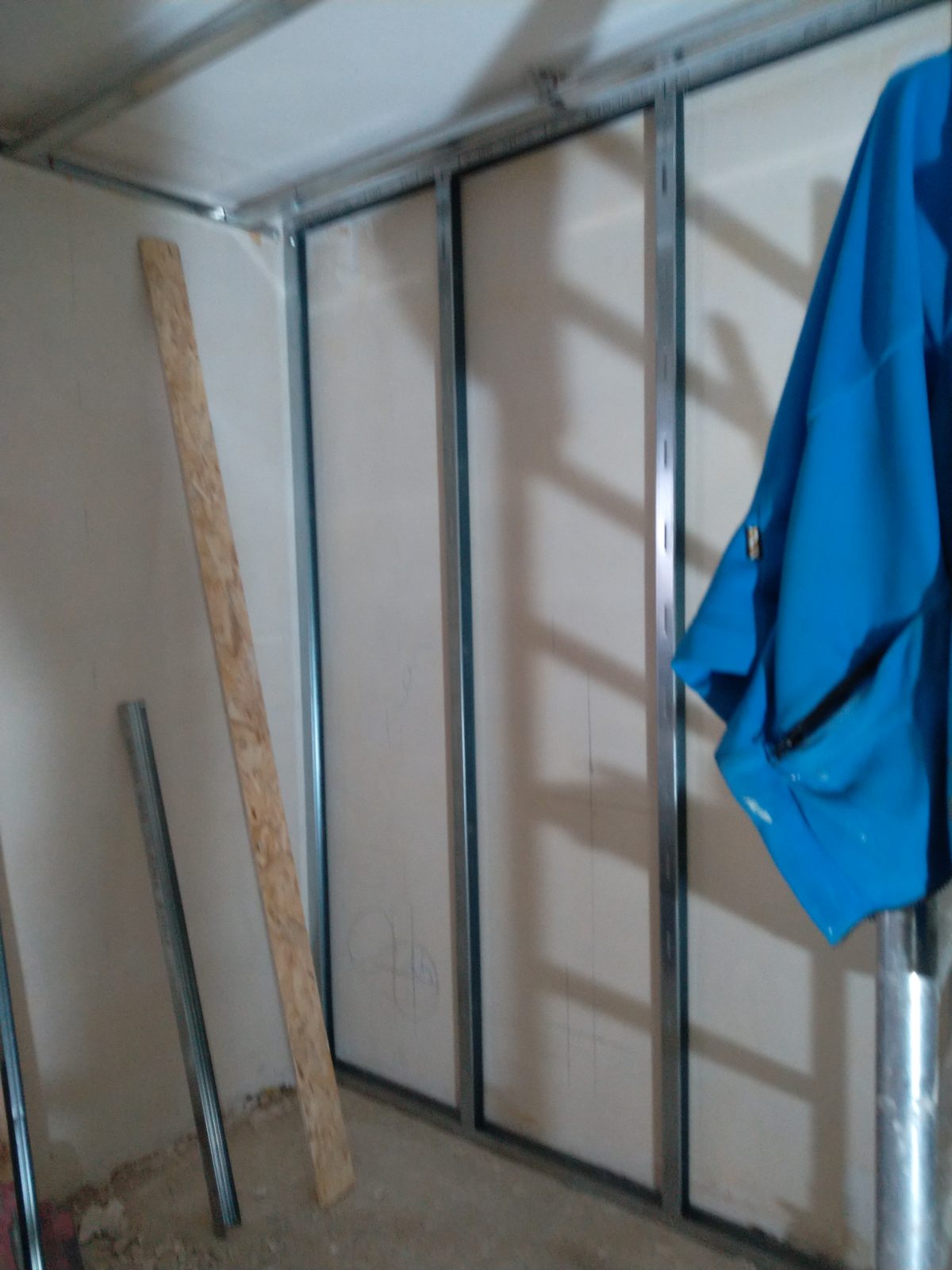 Innenausbau mit Unterkonstruktion bei einer Sanierung in Willingen